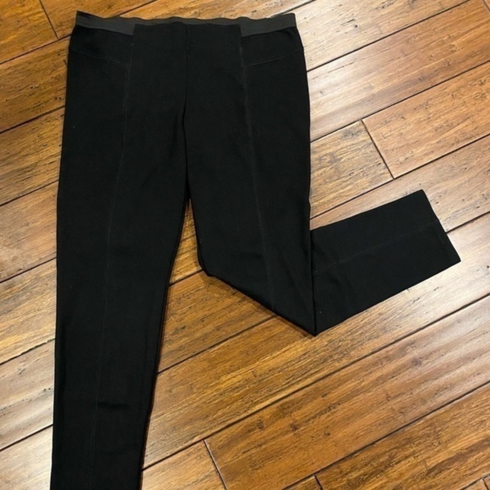 𝅺EUC Vera Wang Pointe pants. Stretchy. Super comfy for work.